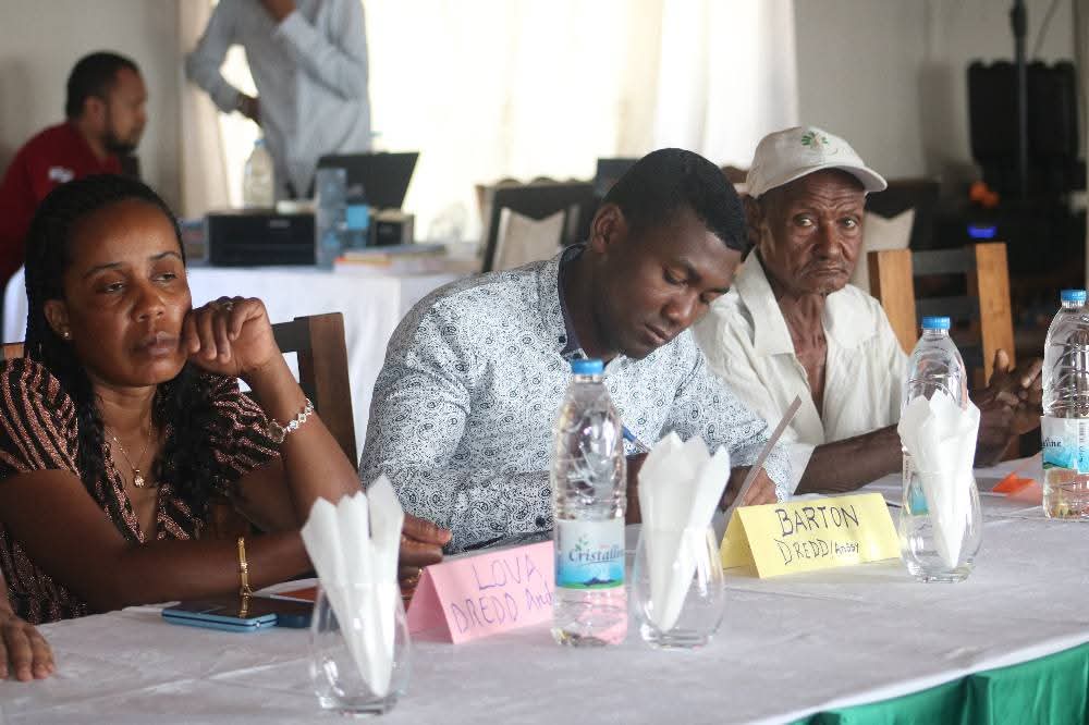 FANAMAFISANA NY FAHAIZAMANAO NY COMITE DE SUIVI ENVIRONEMENTAL REGIONAL ( CSER) ny Tetik'asa PICAS - 1