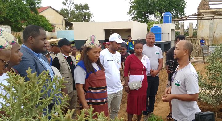 TETIKASA MIANATRA ANDROY-FIZARANA IREO ZAVA-BITA SY FANOKAFANA TAMIN'NY FOMBA OFISIALY NY FERME SCOLAIRE SIHANAMARO