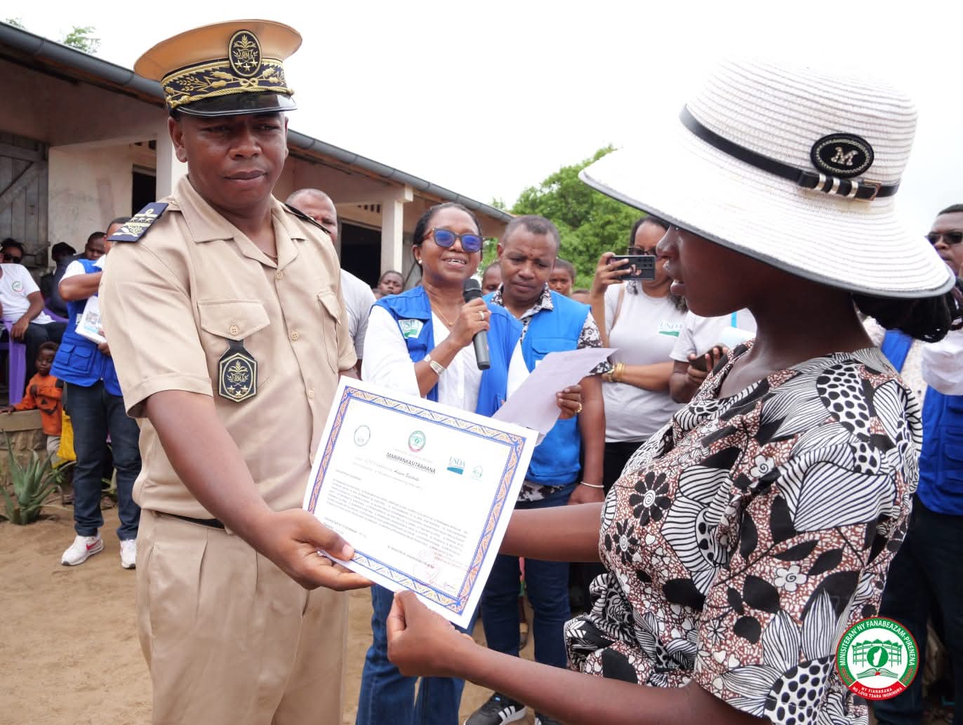 TETIKASA MIANATRA ANDROY-FIZARANA IREO ZAVA-BITA SY FANOKAFANA TAMIN'NY FOMBA OFISIALY NY FERME SCOLAIRE SIHANAMARO