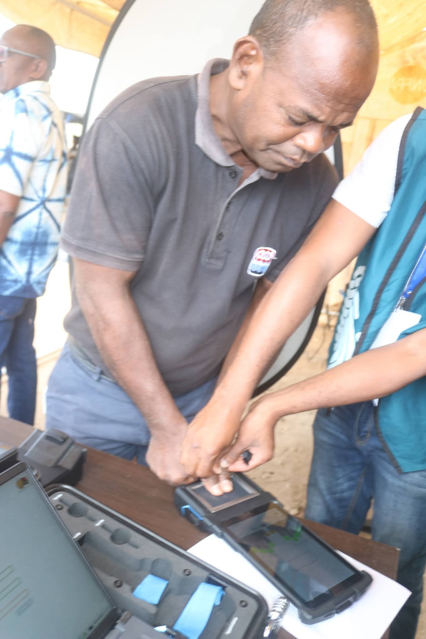 𝐈𝐙𝐀𝐇𝐎 𝐓𝐎𝐊𝐀𝐍𝐀 -‎Fanombohan’ny fisoratana anarana biômetrika amin'ny fomba ofisialy Distrika Ambovombe ny 03 APRILY 2026.