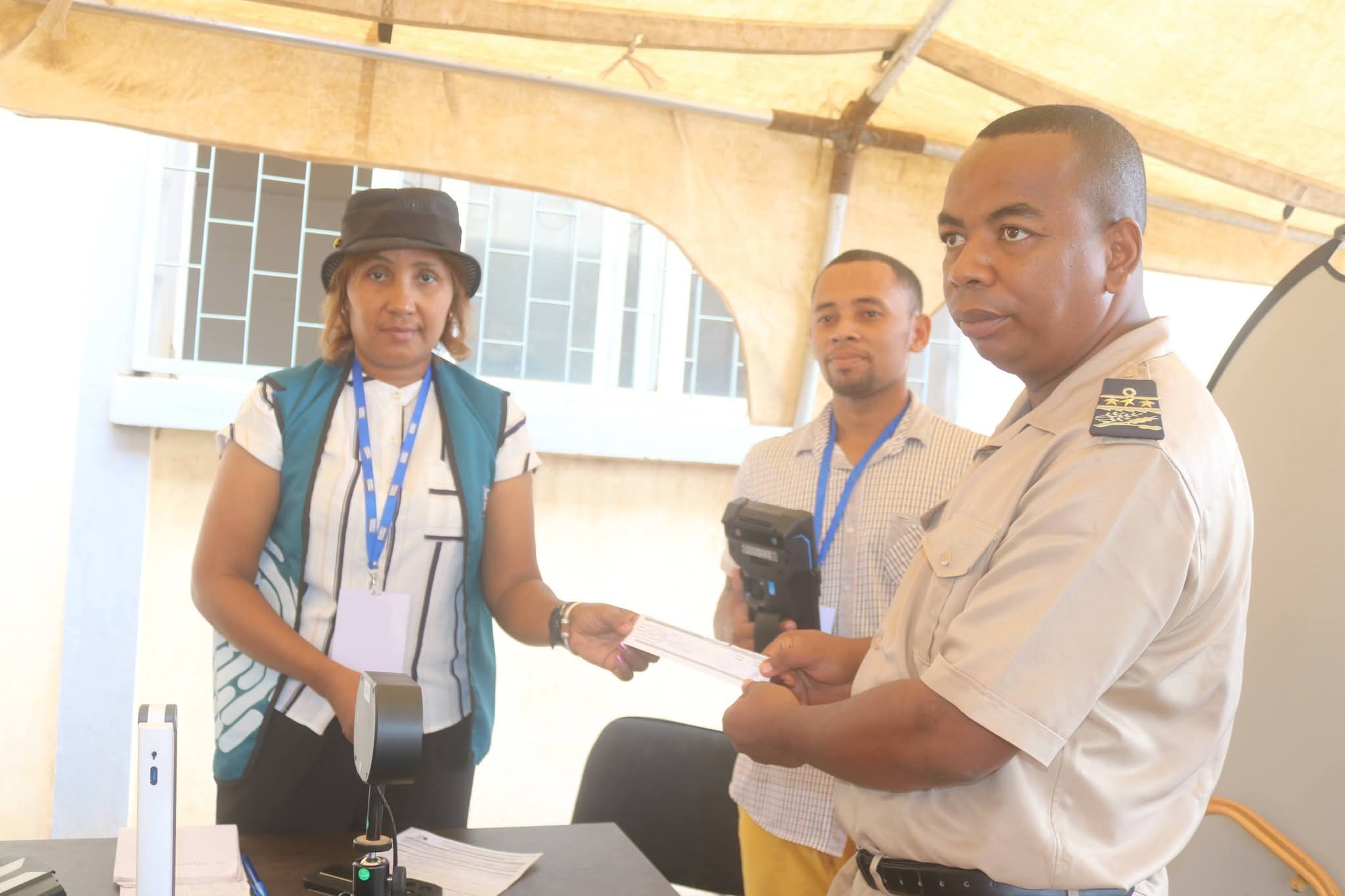 𝐈𝐙𝐀𝐇𝐎 𝐓𝐎𝐊𝐀𝐍𝐀 -‎Fanombohan’ny fisoratana anarana biômetrika amin'ny fomba ofisialy Distrika Ambovombe ny 03 APRILY 2026.