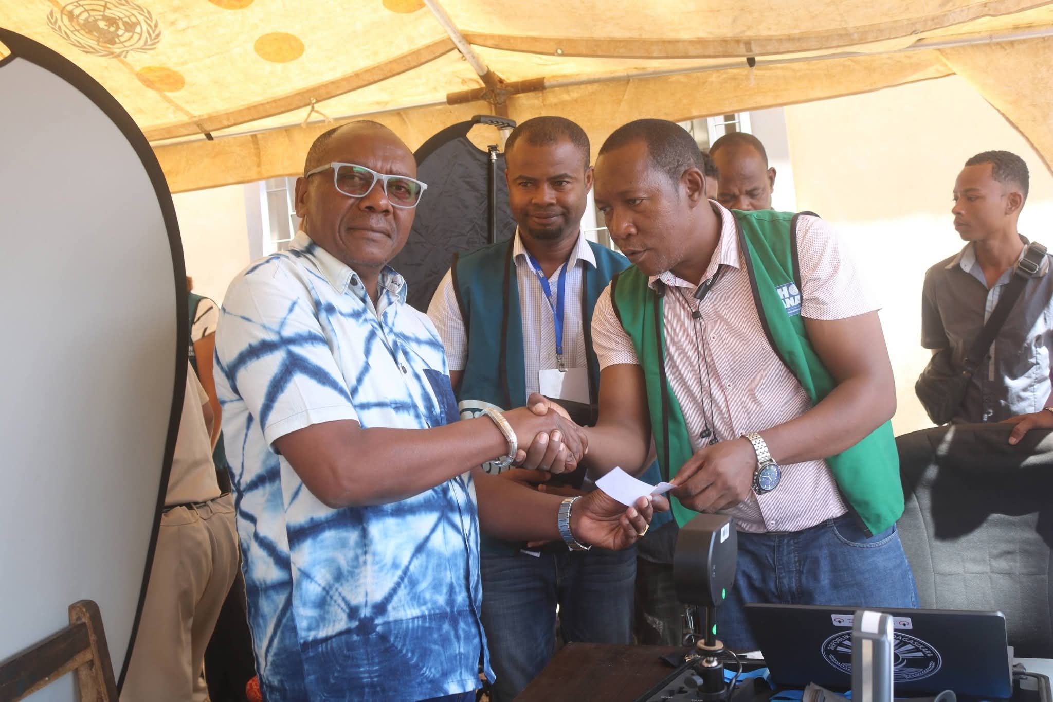 𝐈𝐙𝐀𝐇𝐎 𝐓𝐎𝐊𝐀𝐍𝐀 -‎Fanombohan’ny fisoratana anarana biômetrika amin'ny fomba ofisialy Distrika Ambovombe ny 03 APRILY 2026.