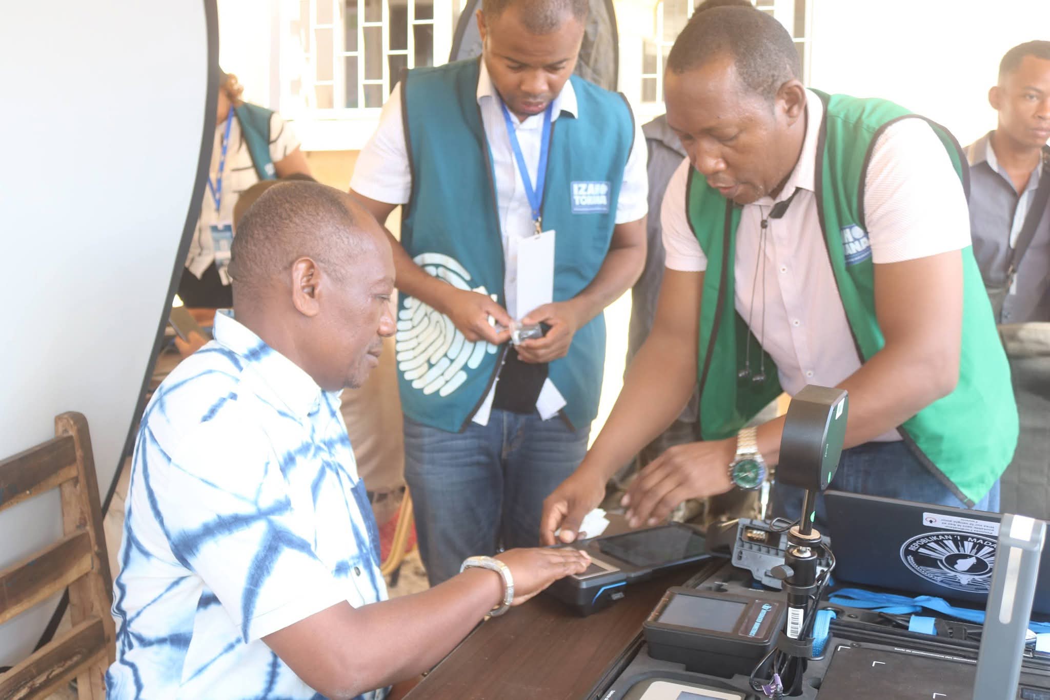 𝐈𝐙𝐀𝐇𝐎 𝐓𝐎𝐊𝐀𝐍𝐀 -‎Fanombohan’ny fisoratana anarana biômetrika amin'ny fomba ofisialy Distrika Ambovombe ny 03 APRILY 2026.