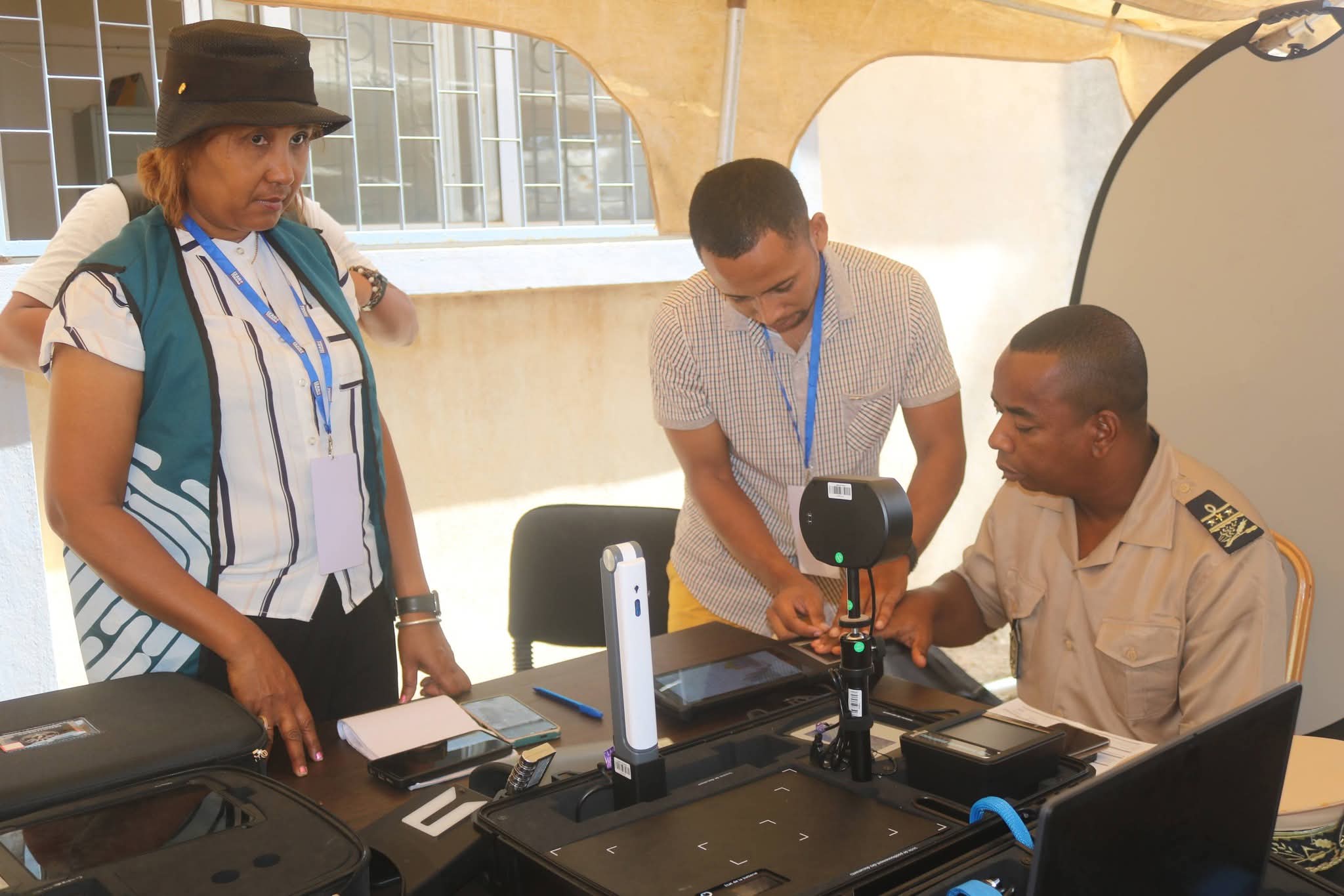 𝐈𝐙𝐀𝐇𝐎 𝐓𝐎𝐊𝐀𝐍𝐀 -‎Fanombohan’ny fisoratana anarana biômetrika amin'ny fomba ofisialy Distrika Ambovombe ny 03 APRILY 2026.