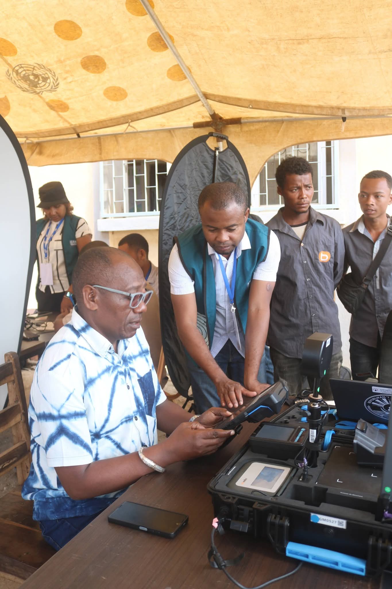 𝐈𝐙𝐀𝐇𝐎 𝐓𝐎𝐊𝐀𝐍𝐀 -‎Fanombohan’ny fisoratana anarana biômetrika amin'ny fomba ofisialy Distrika Ambovombe ny 03 APRILY 2026.