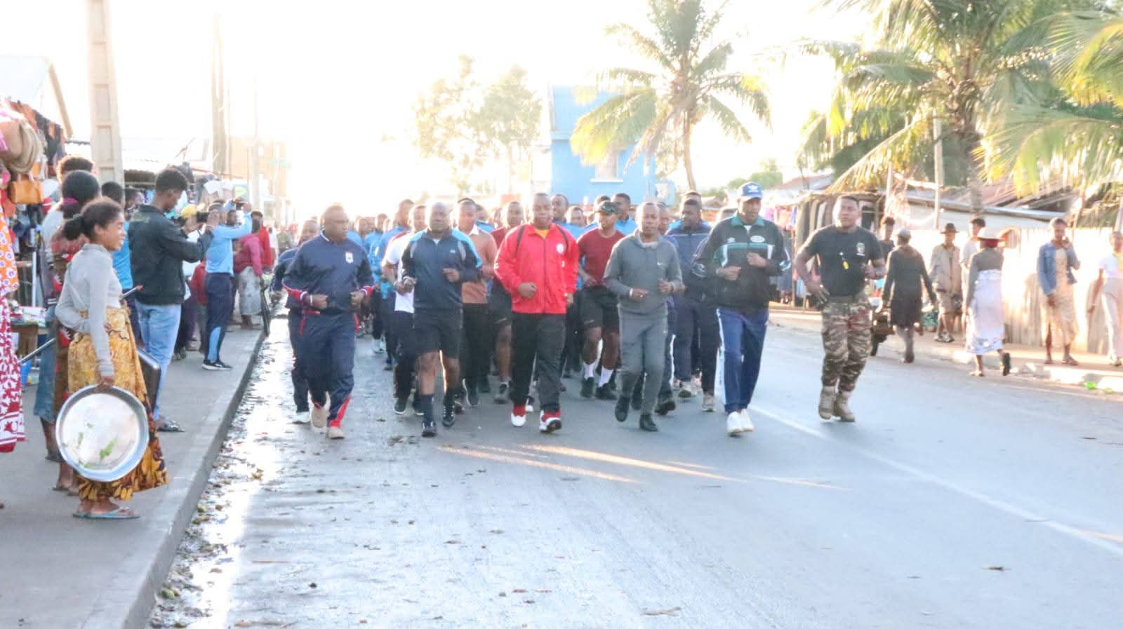 ALATSINAINY 01JIONA 2026 - Fananganan-tsaina miaraka sy LA MARCHE DE SOLIDARITE (Diabe firaisan-kina) niarahan’ny mpiasam-panjakana sy ireo manam-boninahitra sy mpianatra ho manam-boninahitra ao amin'ny ACMIL ANTSIRABE.