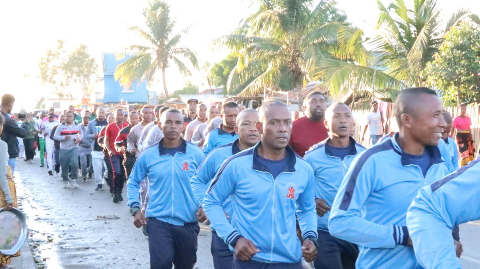 ALATSINAINY 01JIONA 2026 - Fananganan-tsaina miaraka sy LA MARCHE DE SOLIDARITE (Diabe firaisan-kina) niarahan’ny mpiasam-panjakana sy ireo manam-boninahitra sy mpianatra ho manam-boninahitra ao amin'ny ACMIL ANTSIRABE.