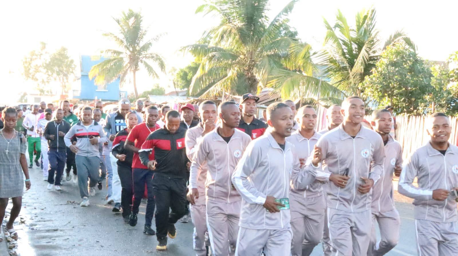 ALATSINAINY 01JIONA 2026 - Fananganan-tsaina miaraka sy LA MARCHE DE SOLIDARITE (Diabe firaisan-kina) niarahan’ny mpiasam-panjakana sy ireo manam-boninahitra sy mpianatra ho manam-boninahitra ao amin'ny ACMIL ANTSIRABE.